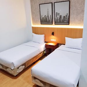 Kamar kembar standard